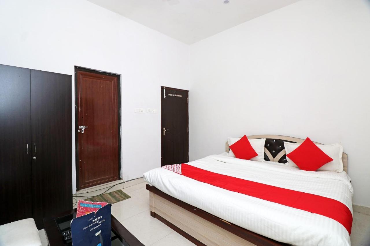 Oyo 24572 Express Inn Lakhnaú Exteriér fotografie