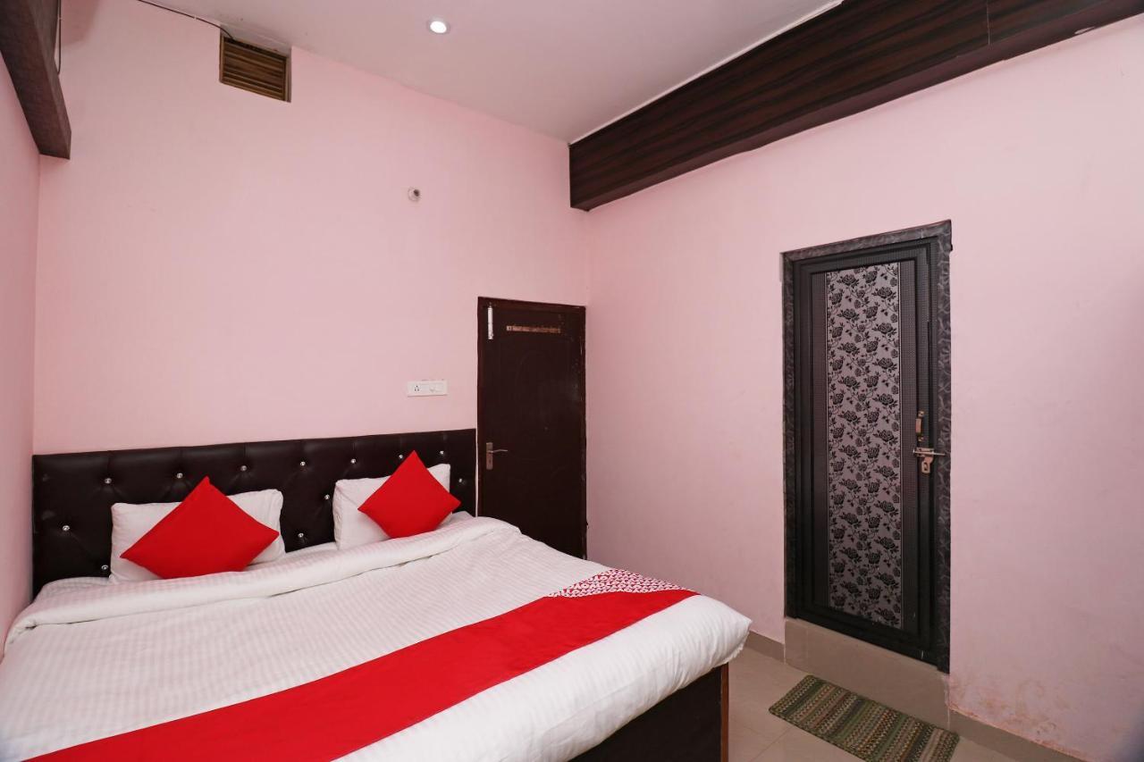 Oyo 24572 Express Inn Lakhnaú Exteriér fotografie